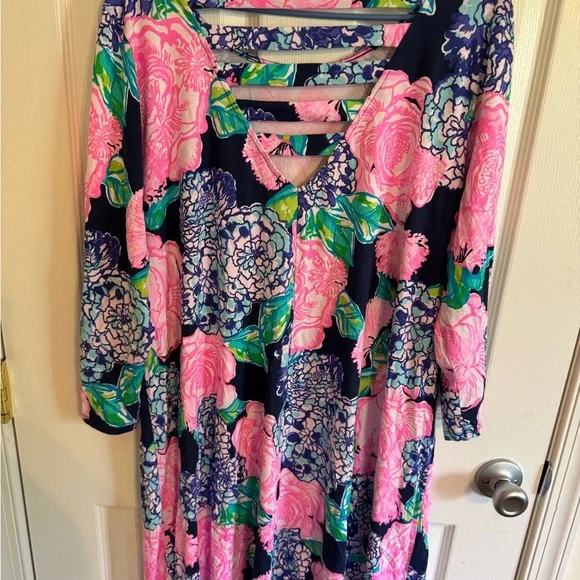 Lilly Pulitzer Blue and Pink Patterned Garment - Picture 5 of 5